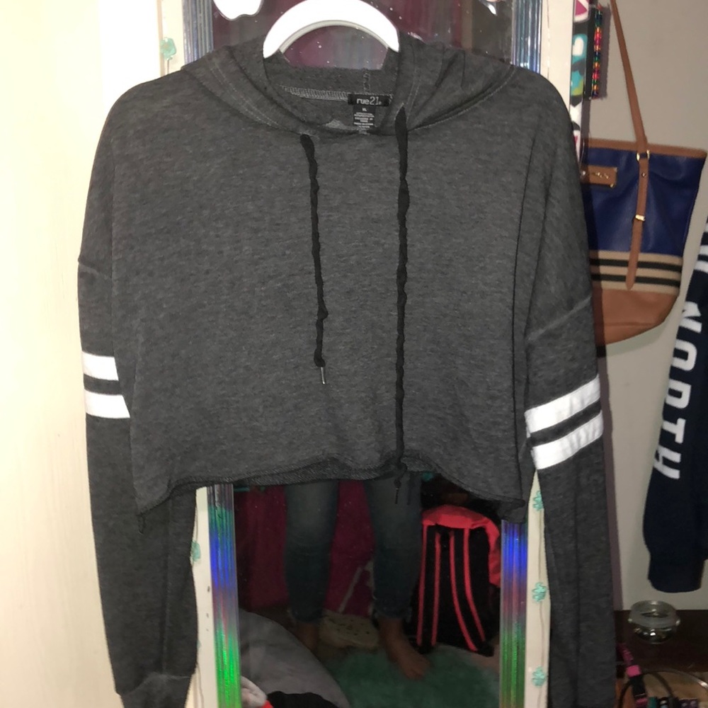 crop shirt